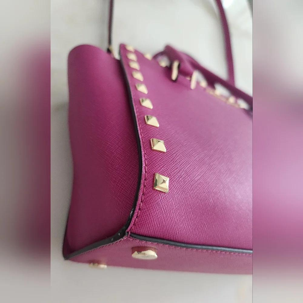Gorgeous hot pink Michael Kors Selma Mdm Studded convertible crossbody bag - Picture 10 of 14